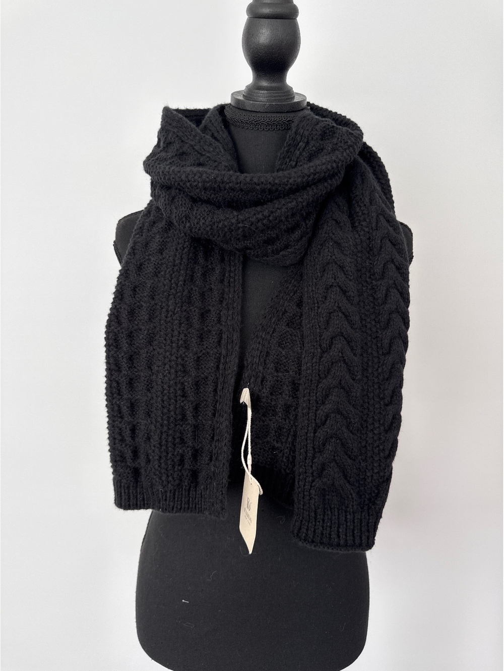NWT FADIVO New York Black Cable Knit Scarf Soft Winter Wrap 12x66 Unisex